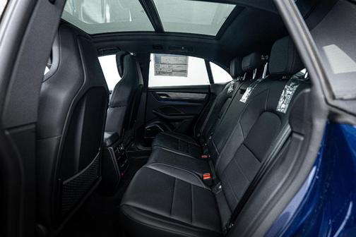 2024 Porsche Macan Electric 4