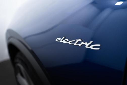 2024 Porsche Macan Electric 4