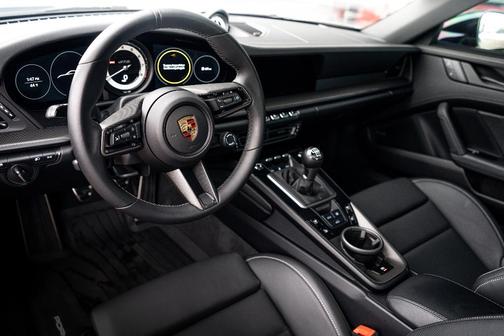 2024 Porsche 911 Carrera 4 GTS