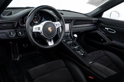 2015 Porsche 911 Carrera GTS
