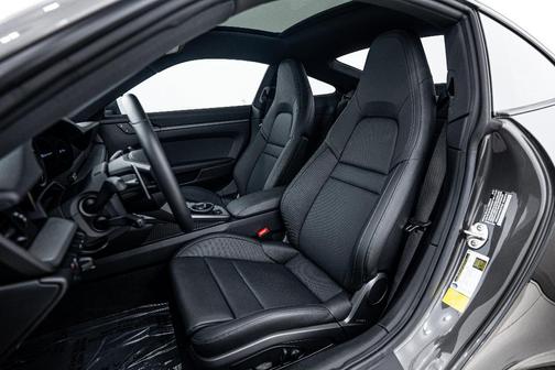 2024 Porsche 911 Carrera