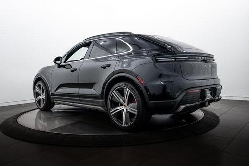 Jet Black Metallic 2025 Porsche Macan 4S