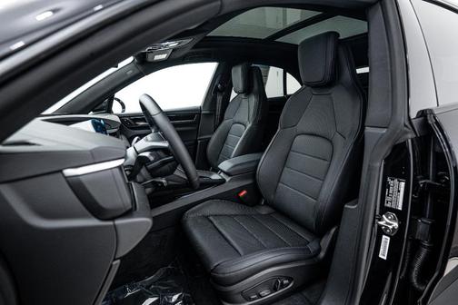 2025 Porsche Macan 4