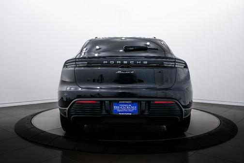 2025 Porsche Macan 4