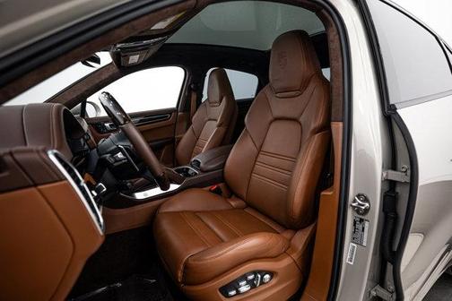 Cashmere Beige Metallic 2020 Porsche Cayenne Turbo Coupe AWD