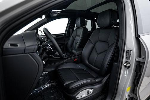2025 Porsche Macan S