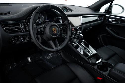 2025 Porsche Macan S