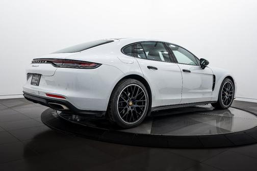 2021 Porsche Panamera 4