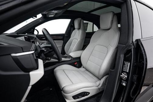 2026 Porsche Macan 4