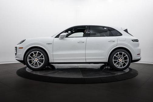 2026 Porsche Cayenne AWD