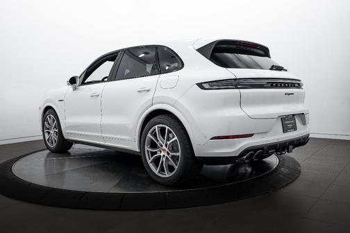 2026 Porsche Cayenne AWD