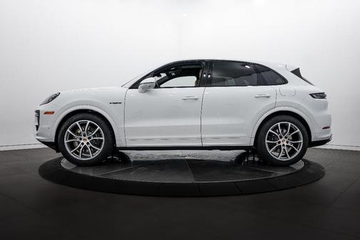 2026 Porsche Cayenne AWD