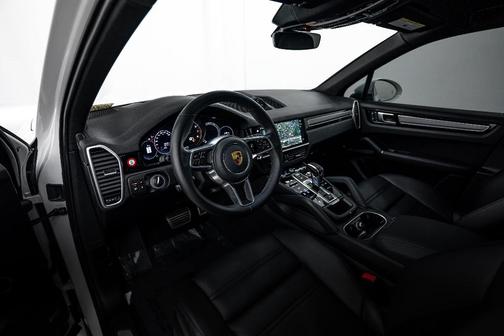 2023 Porsche Cayenne S Platinum Edition