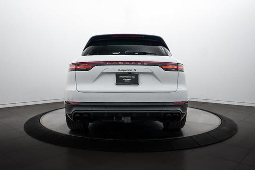 2023 Porsche Cayenne S Platinum Edition