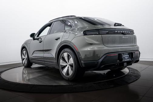 2025 Porsche Macan 4