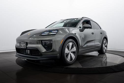2025 Porsche Macan 4