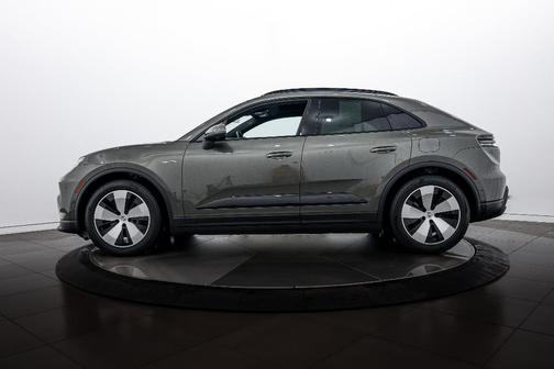 2025 Porsche Macan 4