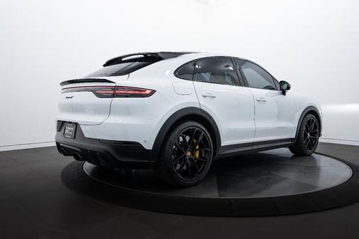 2023 Porsche Cayenne Turbo GT