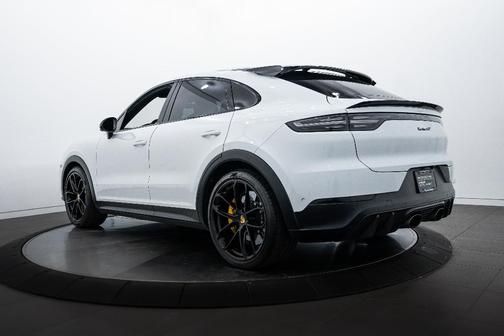 2023 Porsche Cayenne Turbo GT