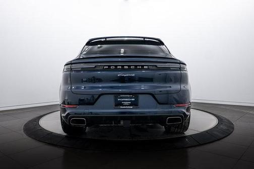 2025 Porsche Cayenne AWD