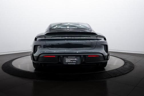 2025 Porsche Taycan Turbo
