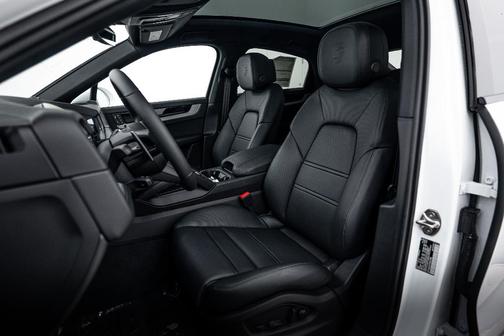 2026 Porsche Cayenne AWD