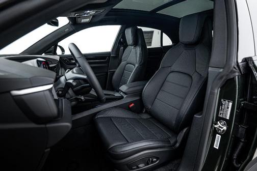 2025 Porsche Macan 4