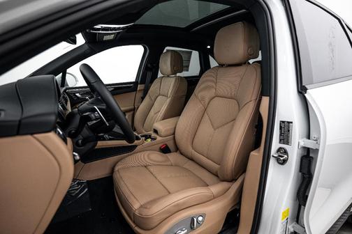 2026 Porsche Cayenne AWD