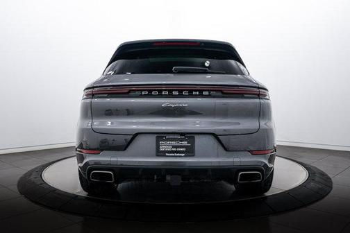 Quartzite Grey Metallic 2026 Porsche Cayenne