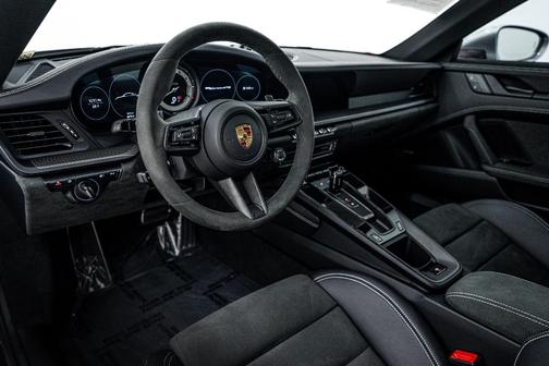 2024 Porsche 911 Carrera GTS