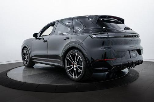 2025 Porsche Cayenne GTS