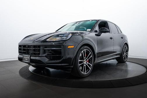 2025 Porsche Cayenne GTS