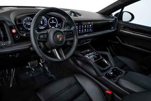 2025 Porsche Cayenne GTS