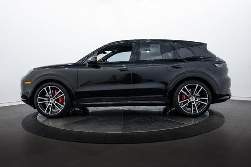 2025 Porsche Cayenne GTS
