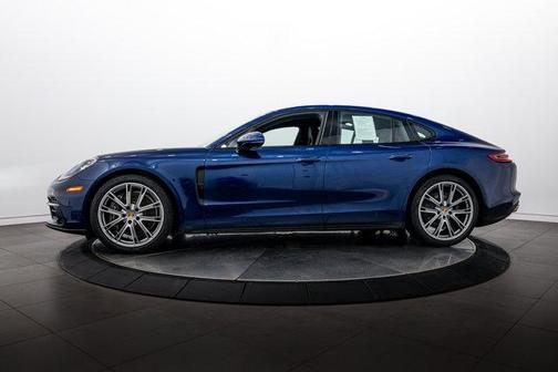 Gentian Blue Metallic 2020 Porsche Panamera 4