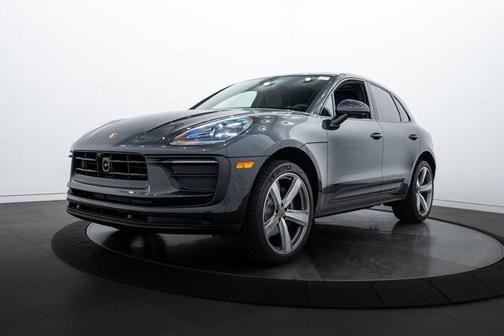 2025 Porsche Macan Base