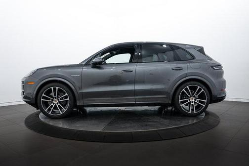 2025 Porsche Cayenne AWD