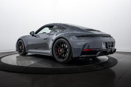 2025 Porsche 911 Carrera 4 GTS