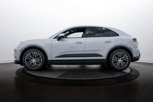 2026 Porsche Macan 4