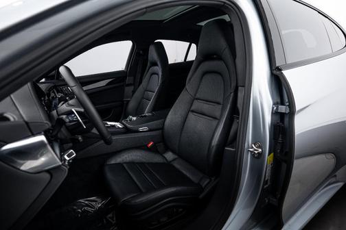 2022 Porsche Panamera 4