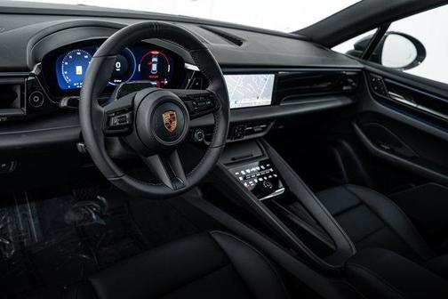 2026 Porsche Macan 4