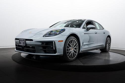 2024 Porsche Panamera 4