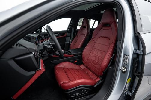 2024 Porsche Panamera 4