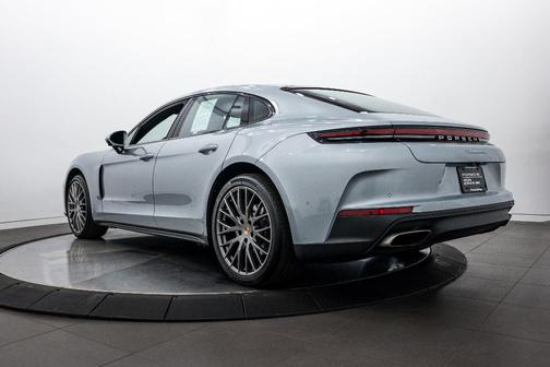 2024 Porsche Panamera 4