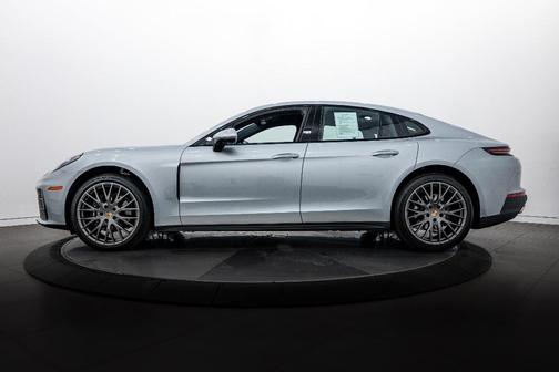 2024 Porsche Panamera 4