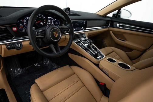 Carrara White Metallic 2022 Porsche Panamera 4 Platinum Edition