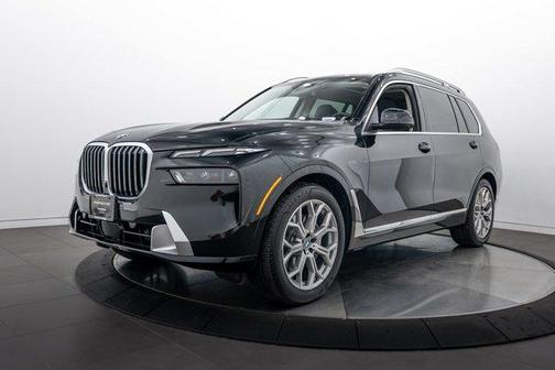 Black Sapphire Metallic 2025 BMW X7 xDrive40i