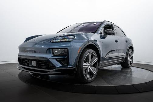 2025 Porsche Macan Turbo