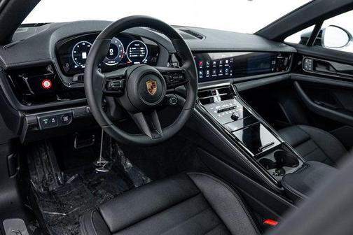 2025 Porsche Panamera 4