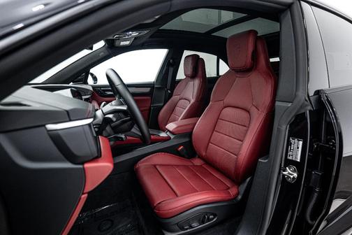 2024 Porsche Macan Electric 4